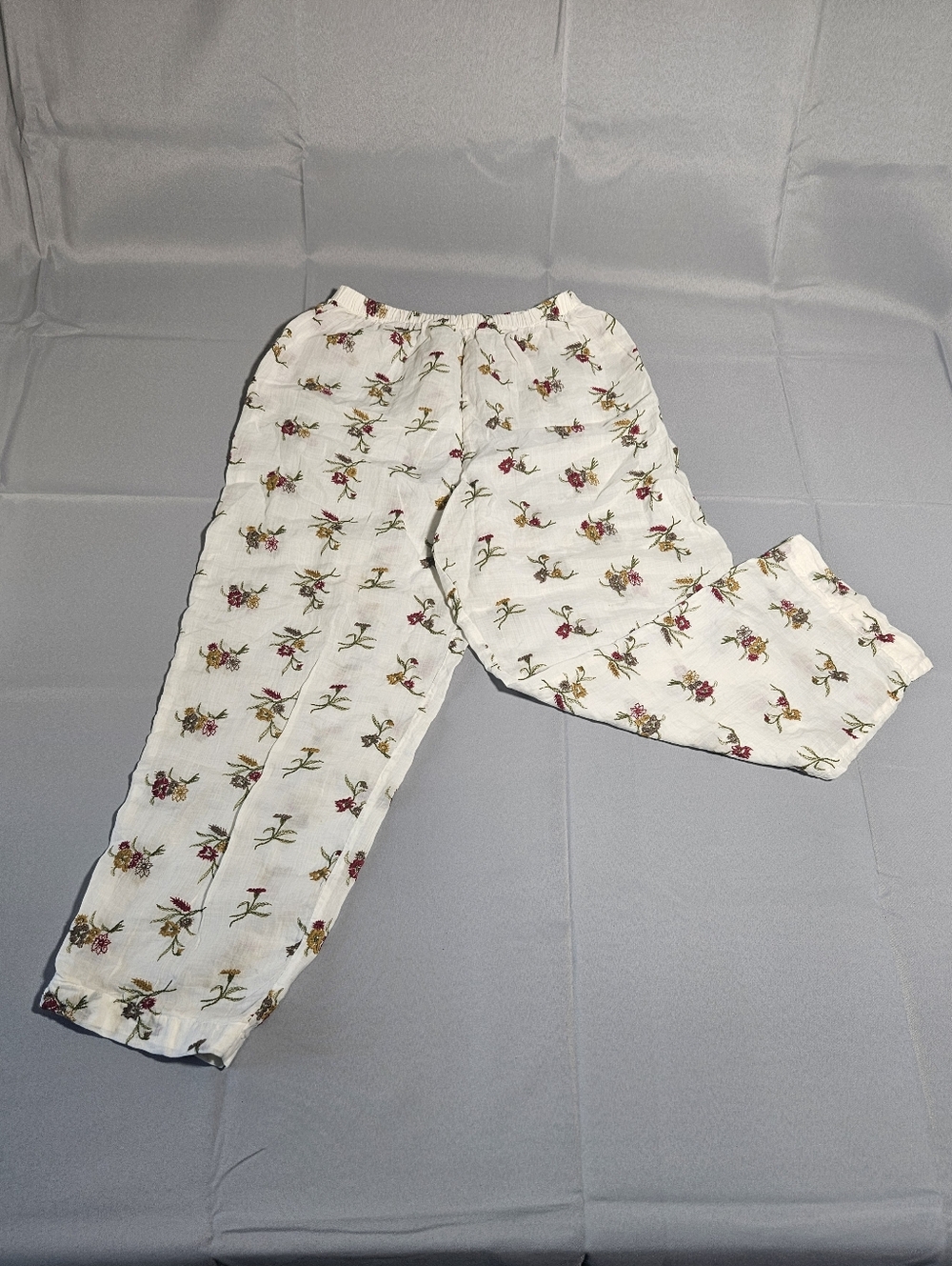 Johnny Was Floral Embroidered White Stretch Waist Sheer Crop Pants Size M Beach